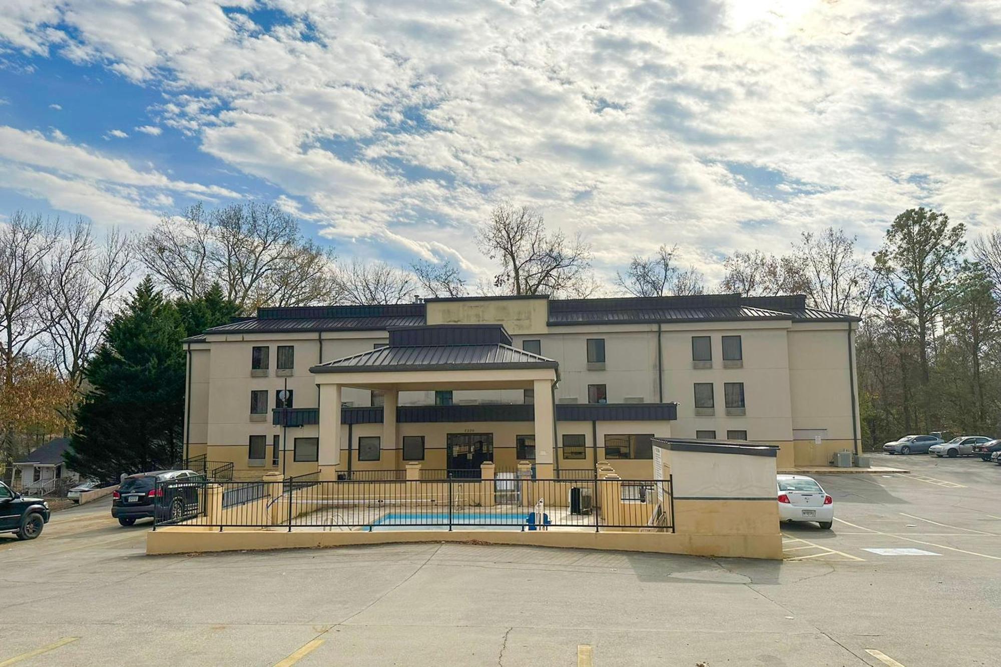 Oyo Hotel Rome West Ga Bagian luar foto