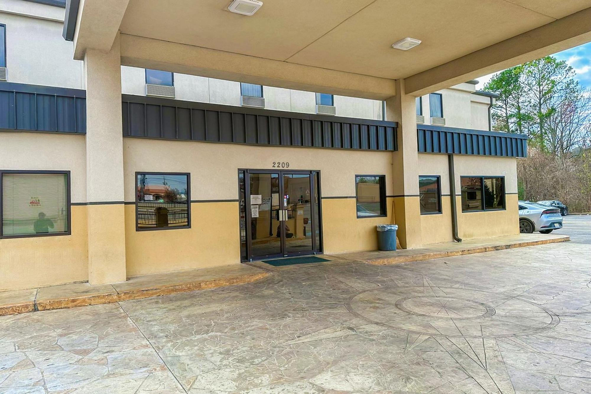 Oyo Hotel Rome West Ga Bagian luar foto