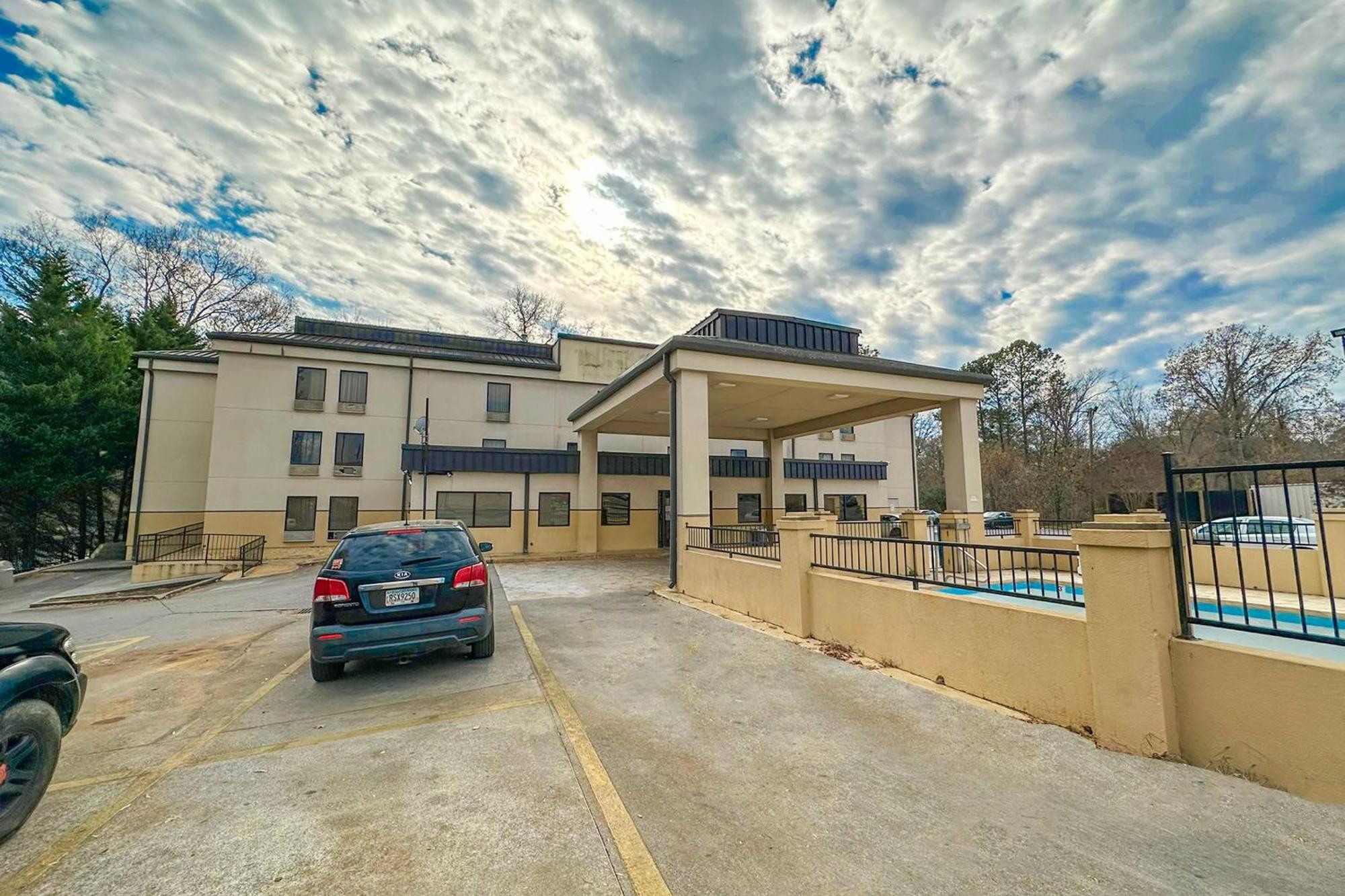 Oyo Hotel Rome West Ga Bagian luar foto