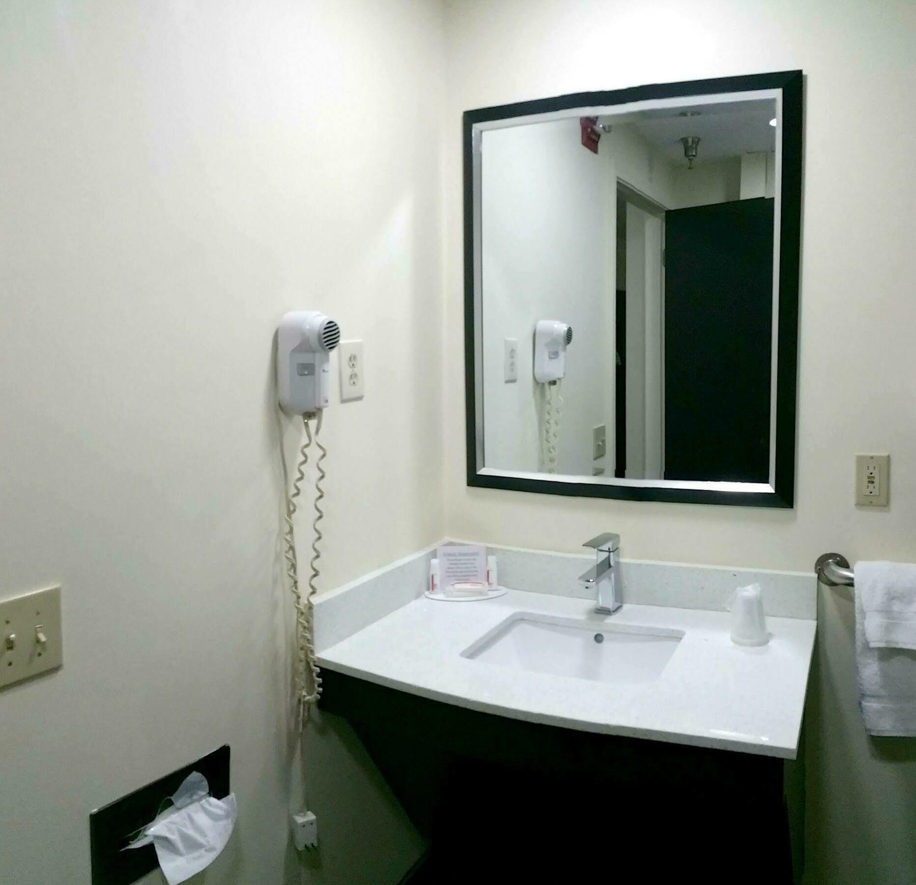 Oyo Hotel Rome West Ga Bagian luar foto
